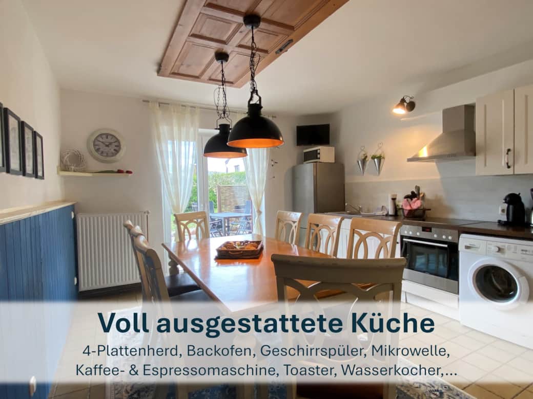 voll ausgestattete Küche im Erdgeschoss