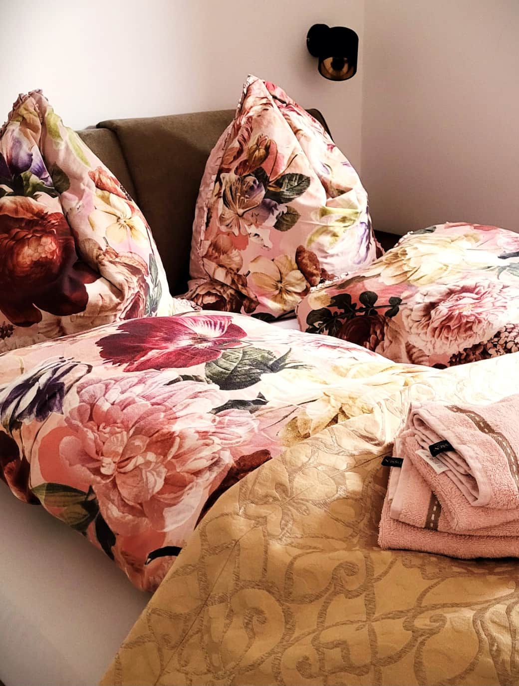 Bett_kleines Schlafzimmer Bett_kleines Schlafzimmer