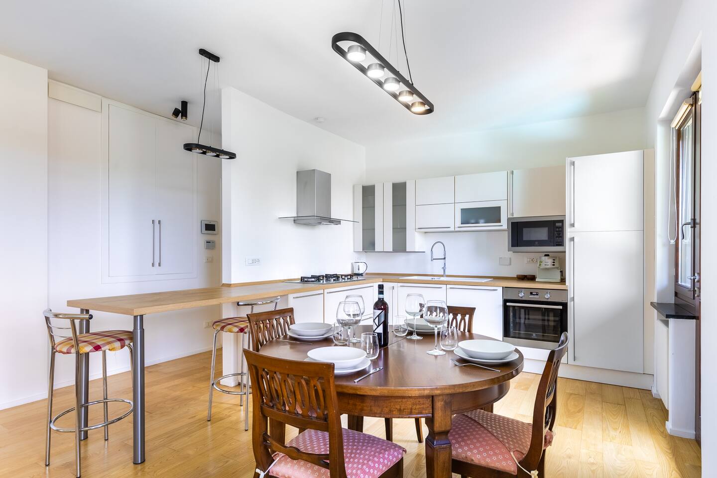 Zona Pranzo con Tavolo da pranzo