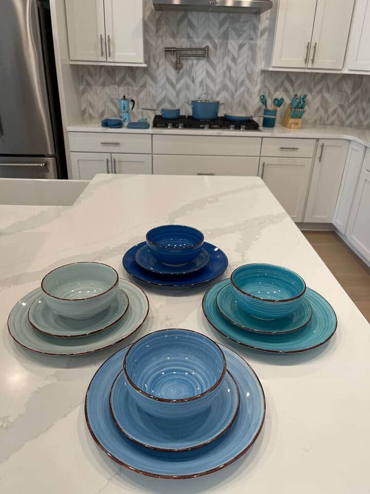 Lots of colorful dining ware at Blue Water Paradise!