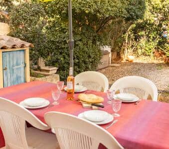 Coin repas extérieur