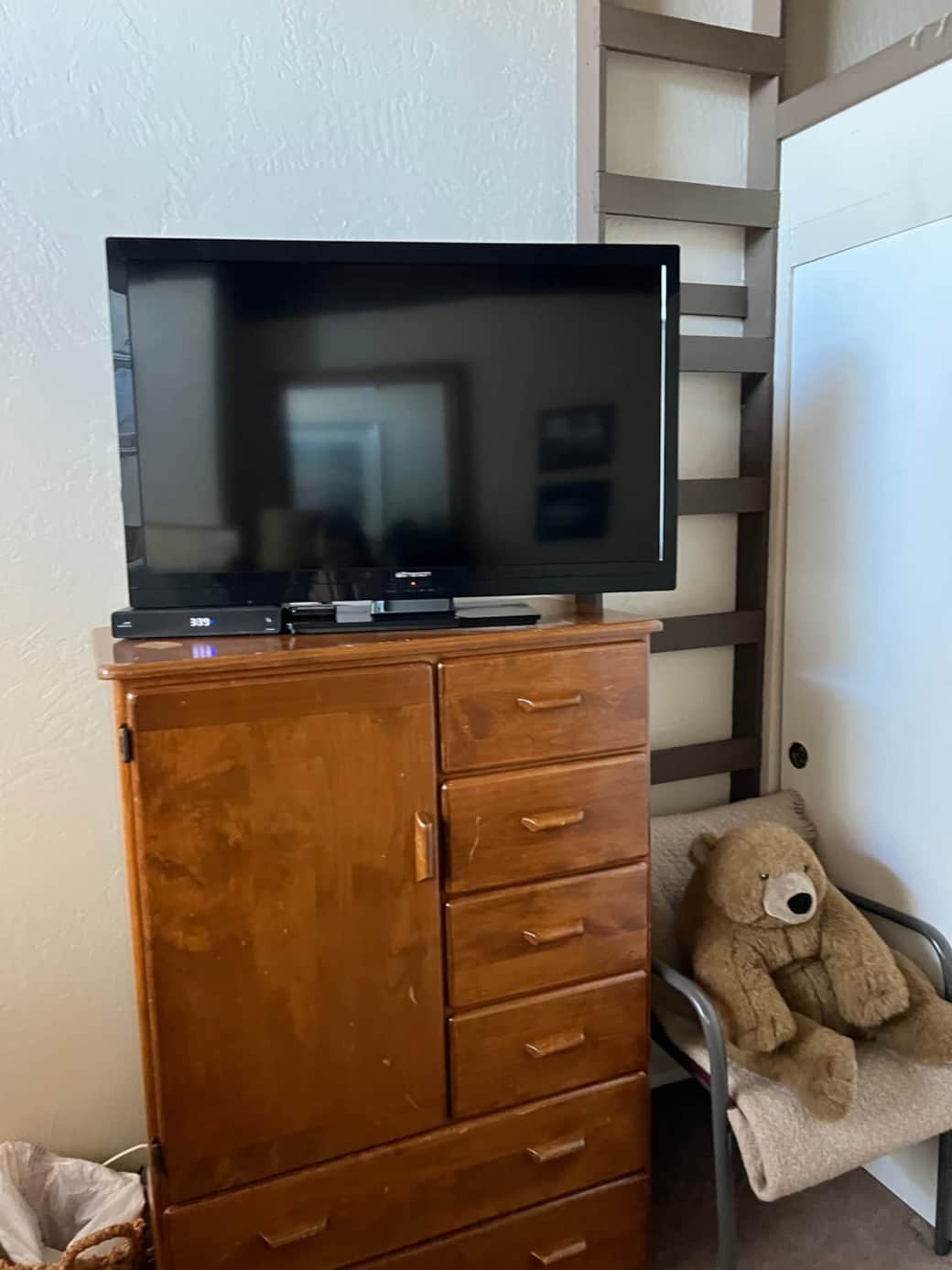 Roku TV with Apps and cable. 