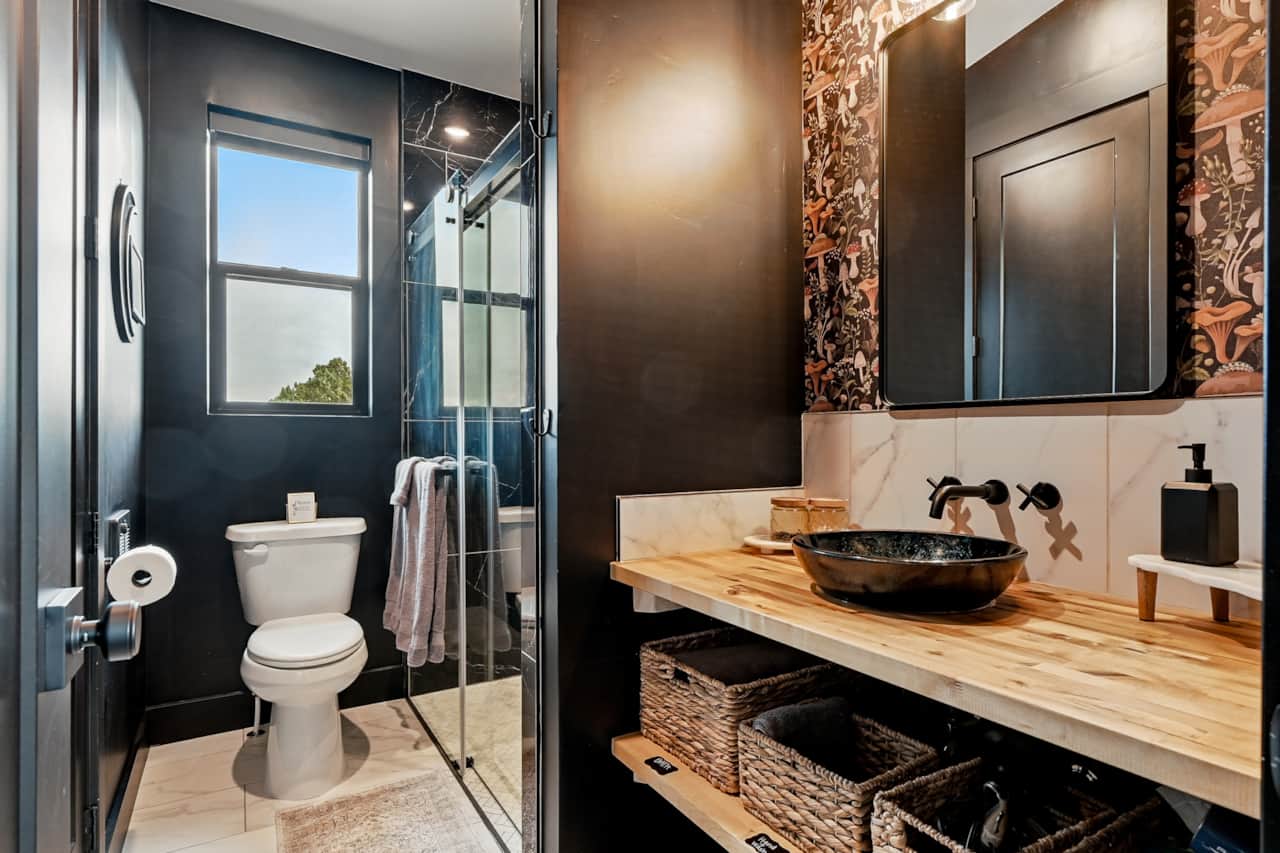 Restroom-Juniper Hideaway