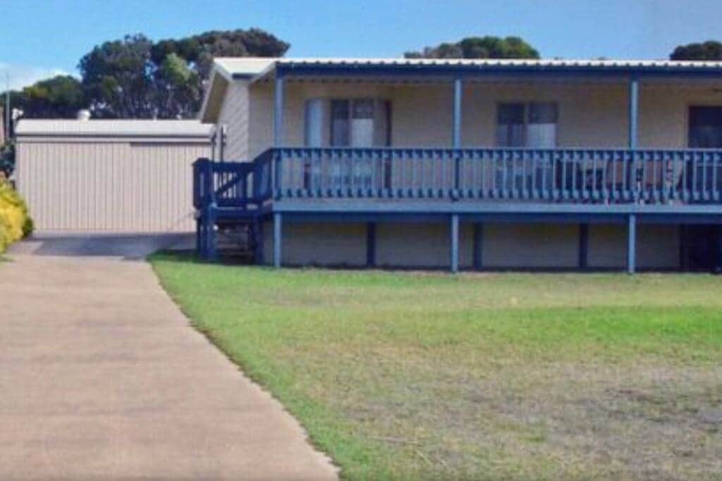 Sunny Brae relaxing beach side getaway Vacation Home in Emu Bay