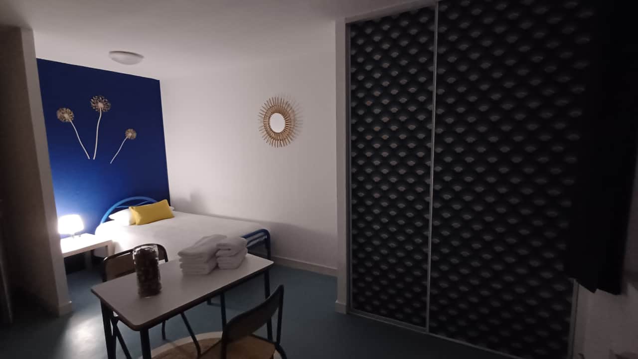 Chambre 2 (2 lits 1 personne)