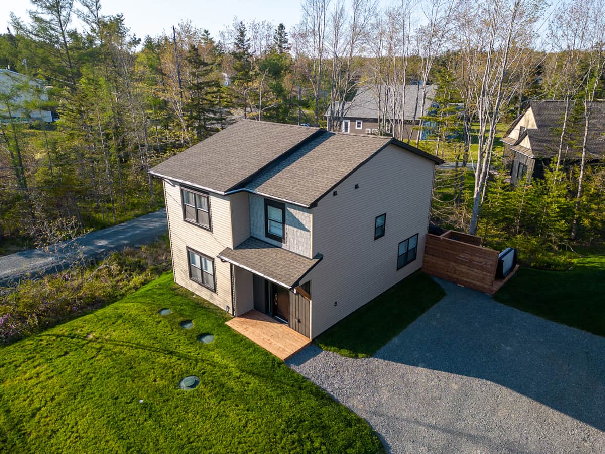 Mt Uniacke Lakeside Oasis with Hot Tub Vacation Home in Mount Uniacke