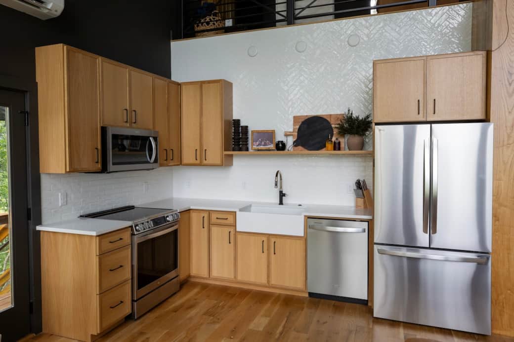 Full kitchen Full kitchen