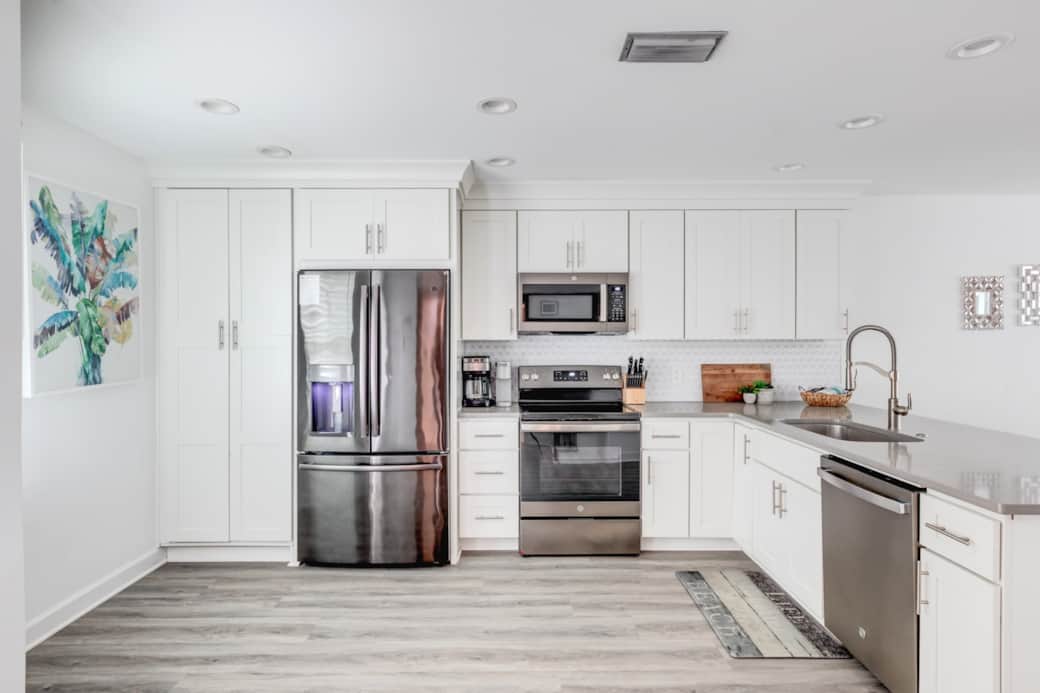 This spacious kitchen is stocked with everything you will need! This spacious kitchen is stocked with everything you will need!