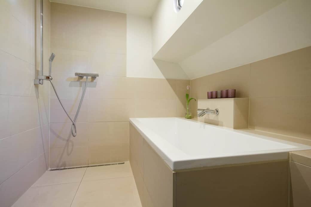 Bath & separate shower