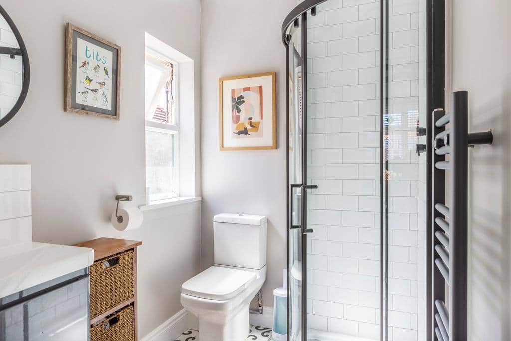 Main bedroom ensuite