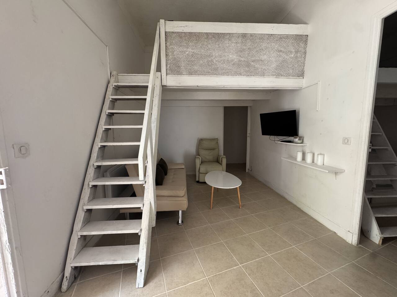 Cagnes Sur Mer Reynes 2: 6 pers terrasse + parking, Cagnes-sur-Mer
