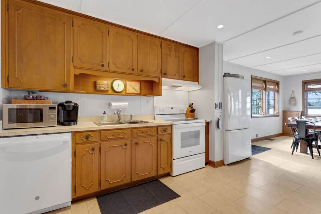 Fully stocked kitchen Fully stocked kitchen