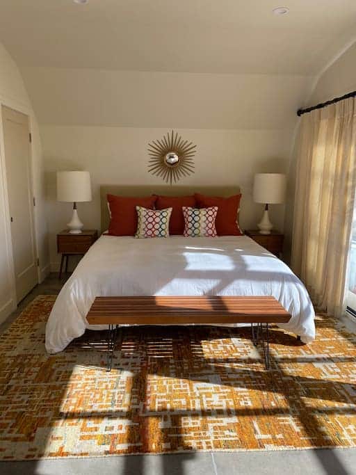 King size bed