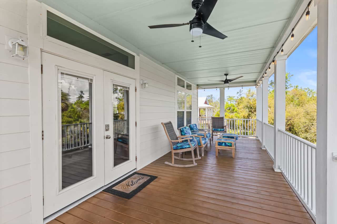 Upstairs Balcony/Sitting Area