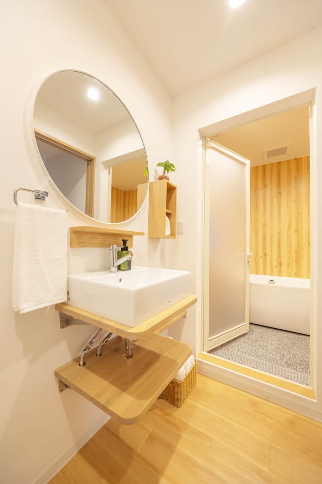 Experience Japanese hospitality at its finest in a bath area that soothes all the senses