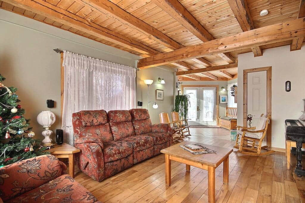 Entrance, living room with piano Entrance, living room with piano