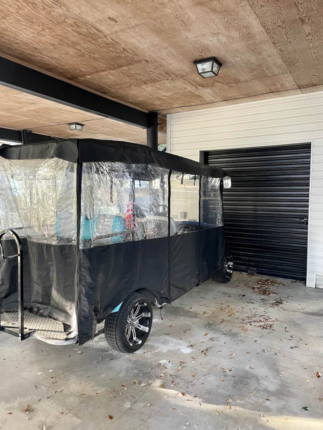 Complimentary limo golf cart