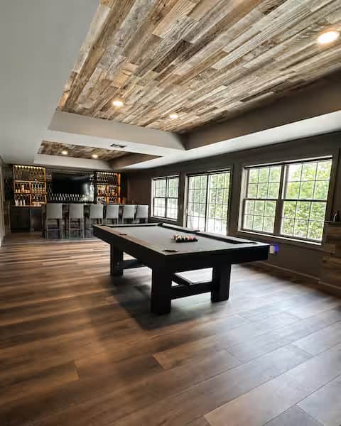 Sleeps 16 ~6 Bedrooms ~5.5 Bathrooms