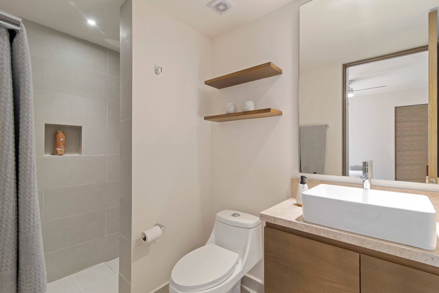 Our bathrooms are fully stocked with fresh towels, shampoo, conditioner, and soap to make your stay easy and comfortable. Everything you need for a relaxing and convenient visit.