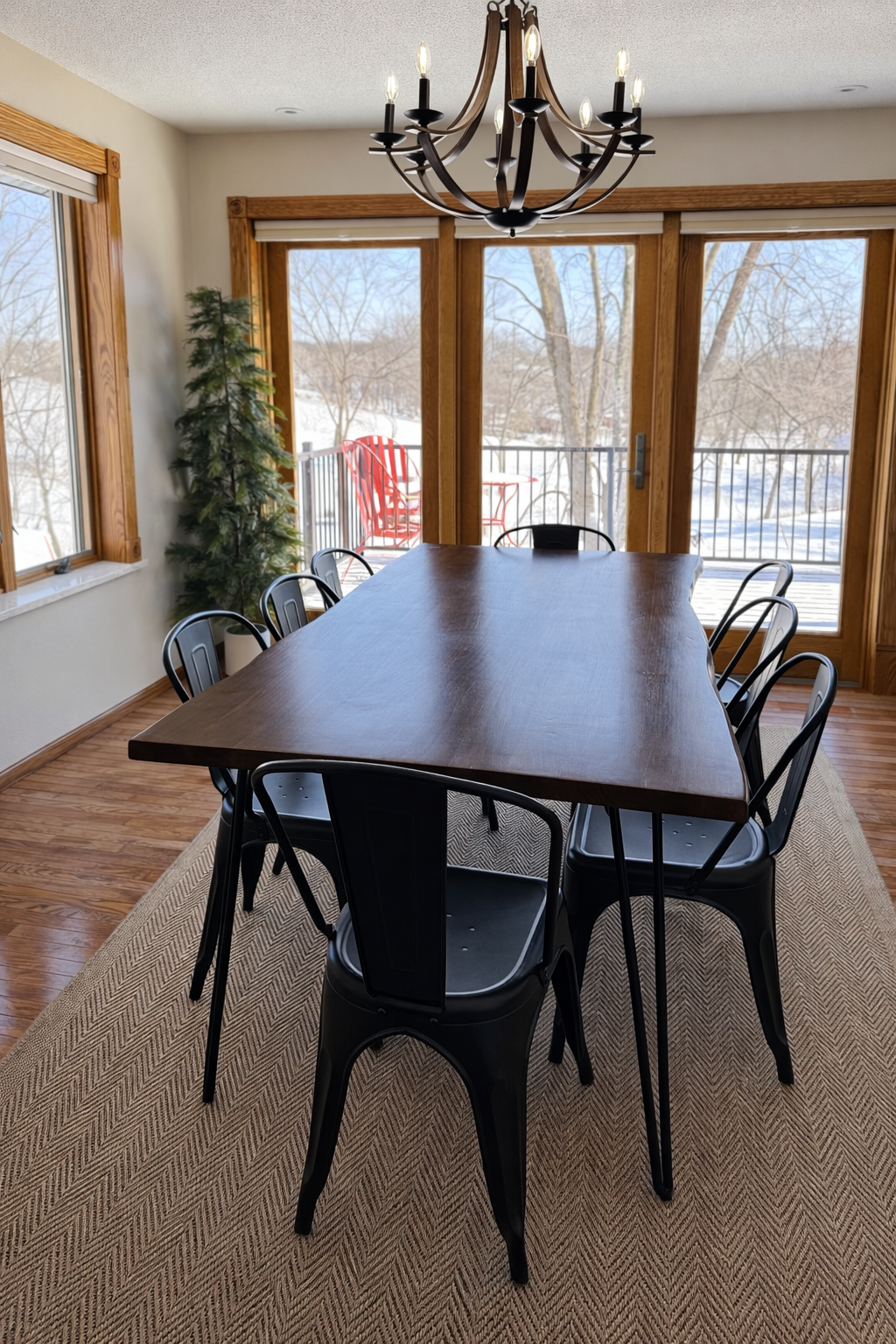 Dining area with easy access to outdoor deck.