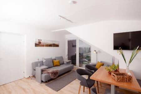 C6ed8b5c a695 4005 965f e58569c2d256