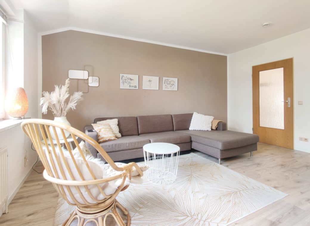 Das Designer Sofa von Bolia ist ausklappbar und bietet nochmal Platz für 2 Gäste.