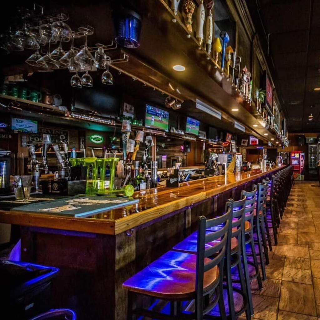 Pickle's Pub - Local Bar Scene