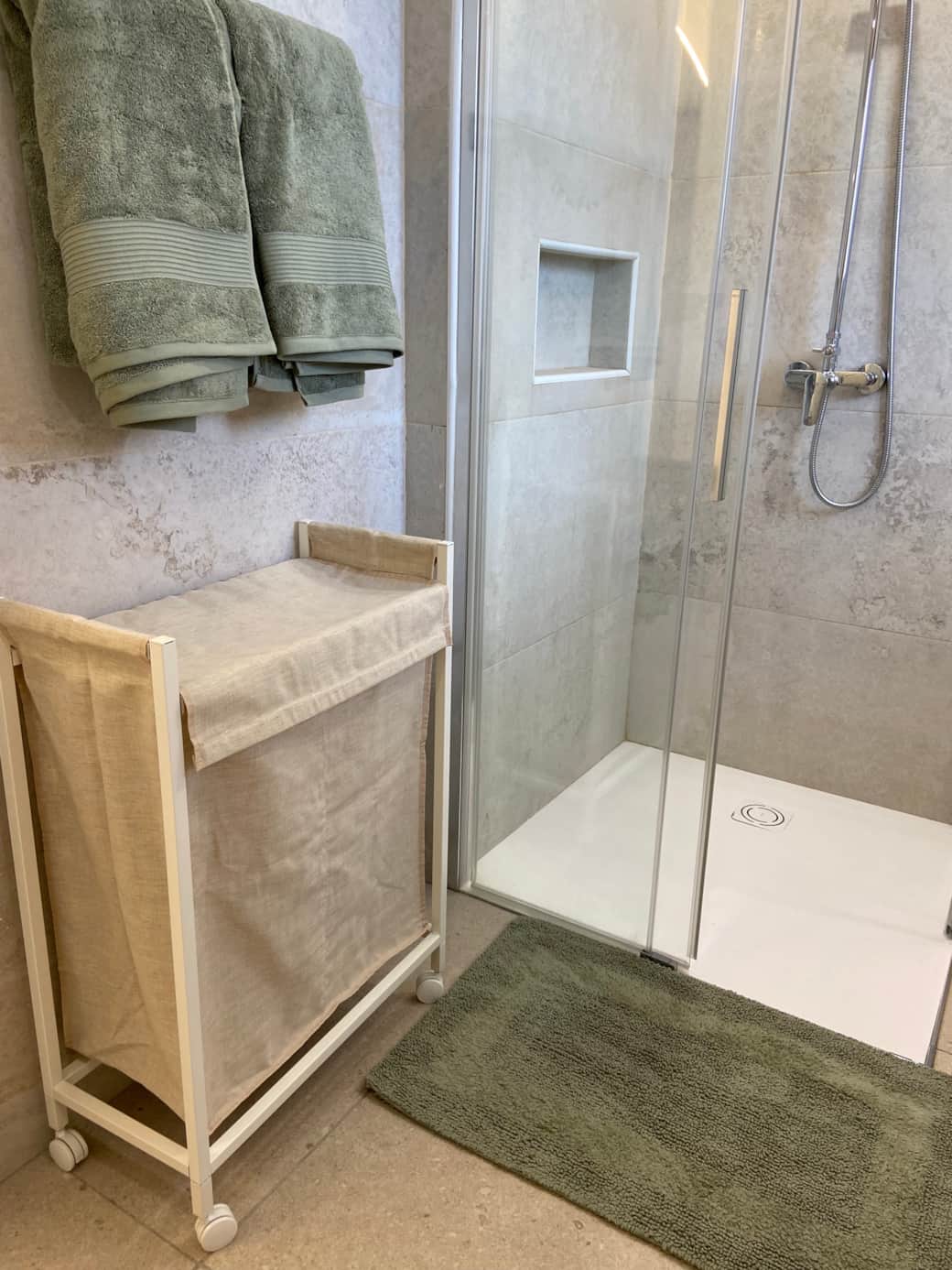 Main Bathroom