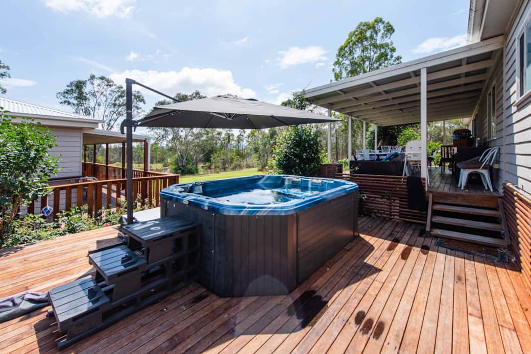 Hunter Moon's Large spa
