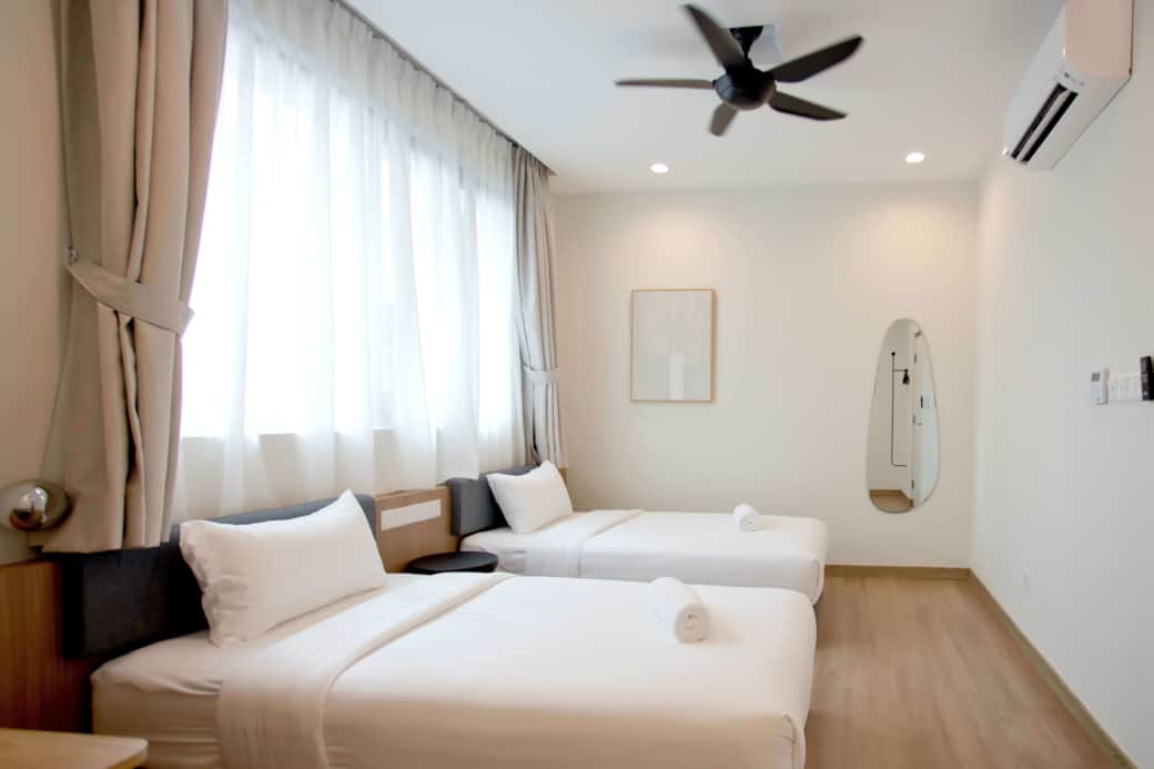 Bedroom 2. 2 single beds.