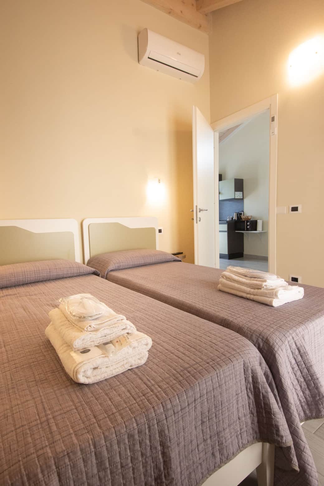 Camera con due letti''