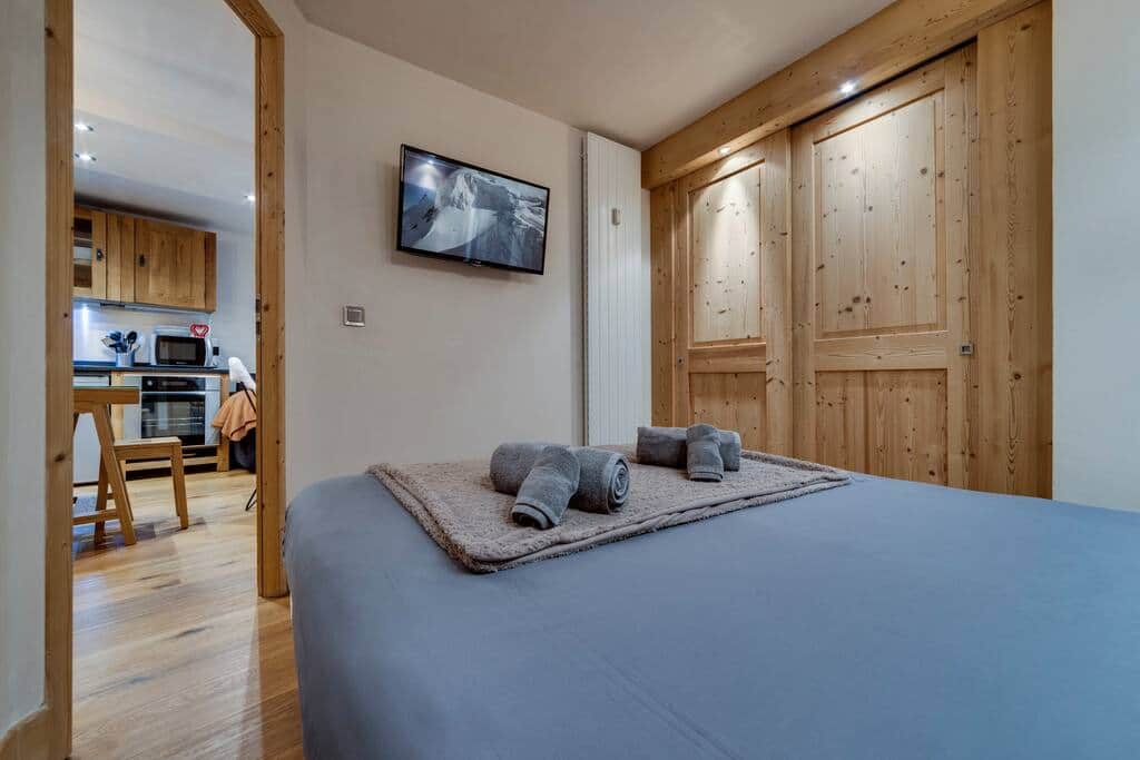 La chambre 1 et sa télévision