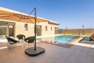Villa Sanna, élégante avec piscine, jacuzzi & jeux — photo 12