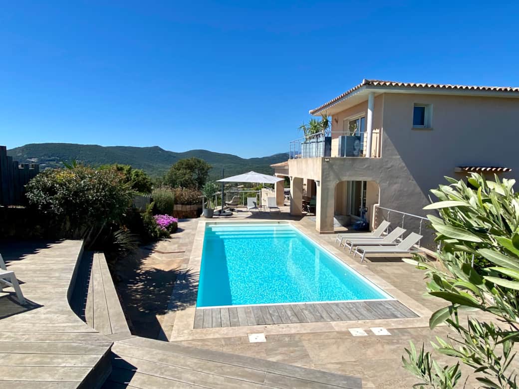Vue maison + piscine