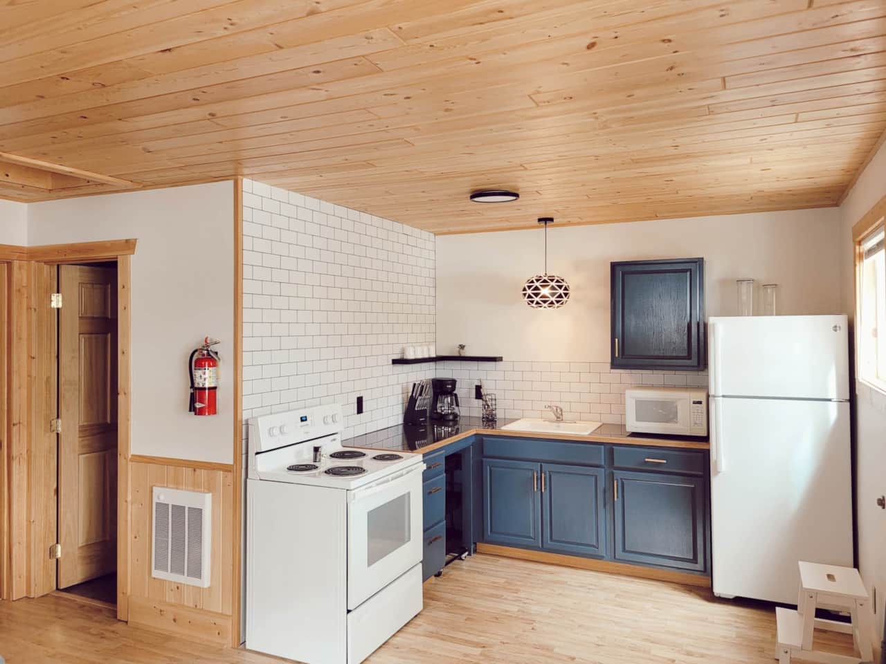 Cabin 4 | Kitchen
