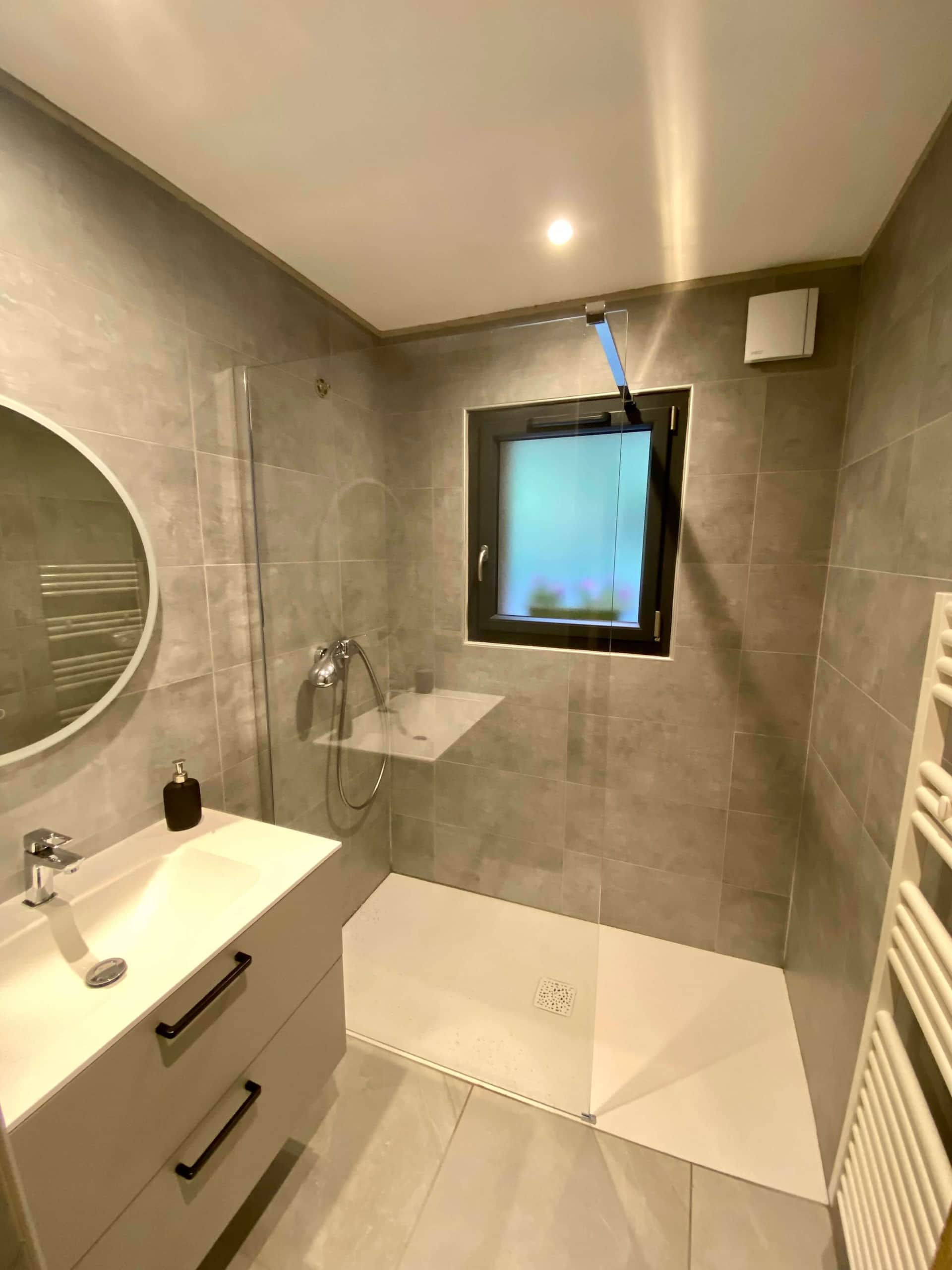 Salle de douche moderne 1er étage du Chalet Mont Milo, Serre Chevalier Vallée