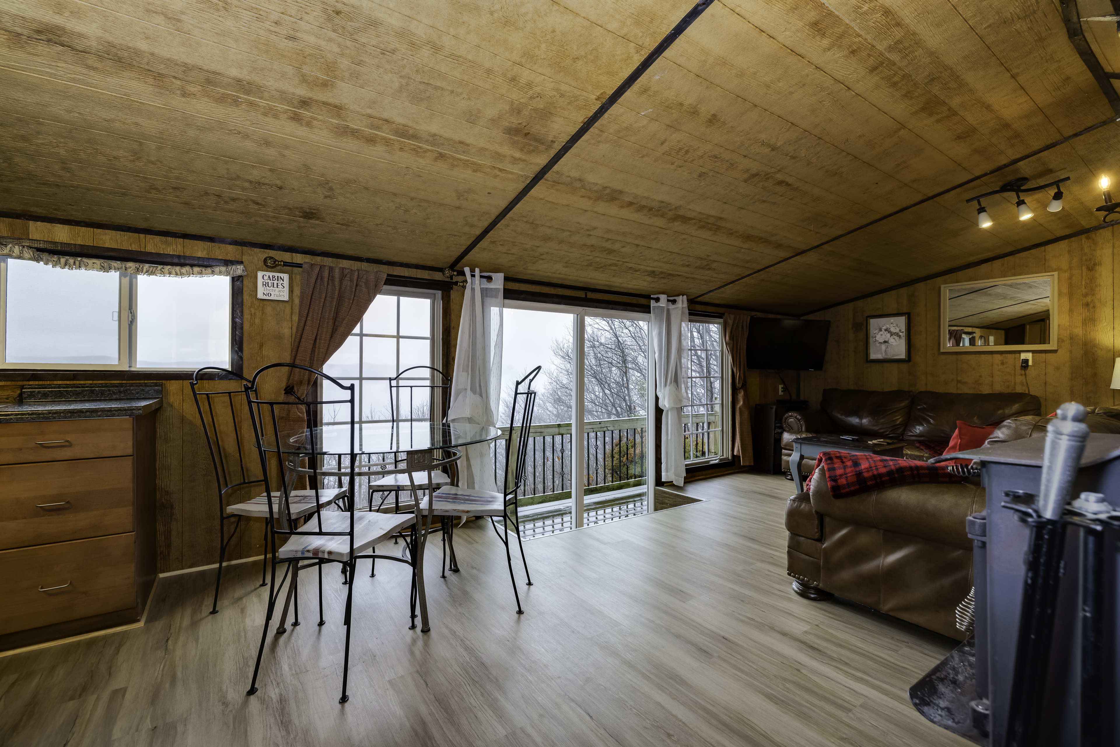 dining nook and living room overlooks amazing views