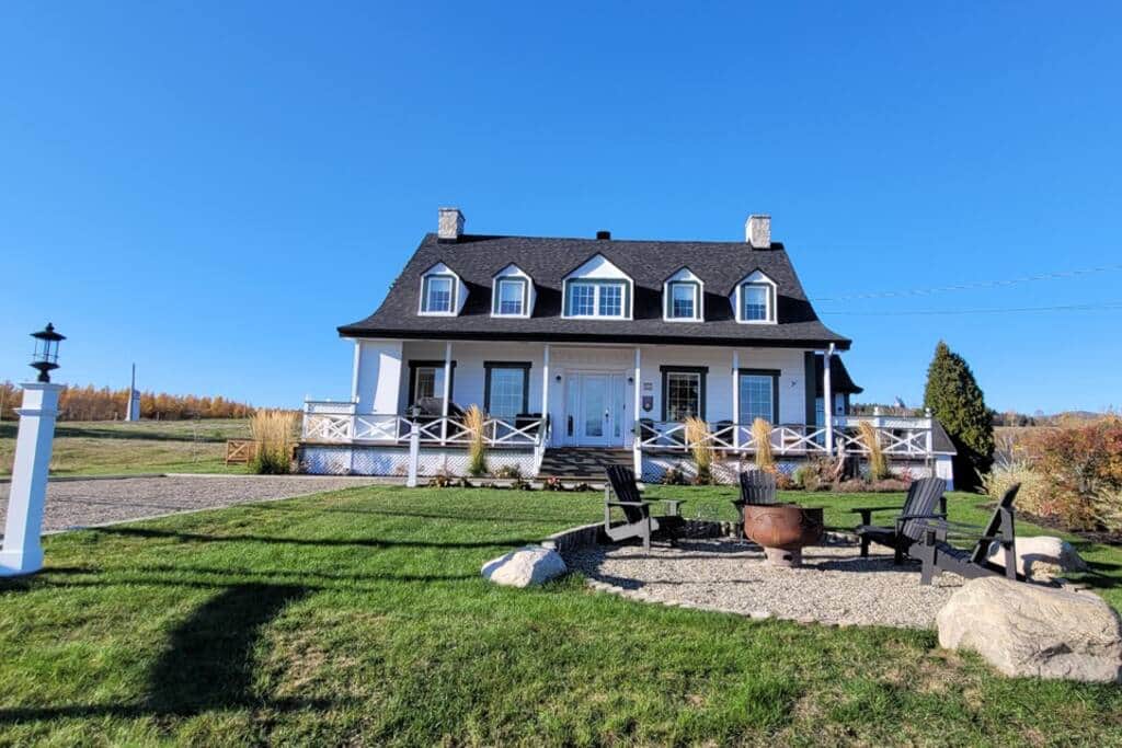 Vue de face de la maison