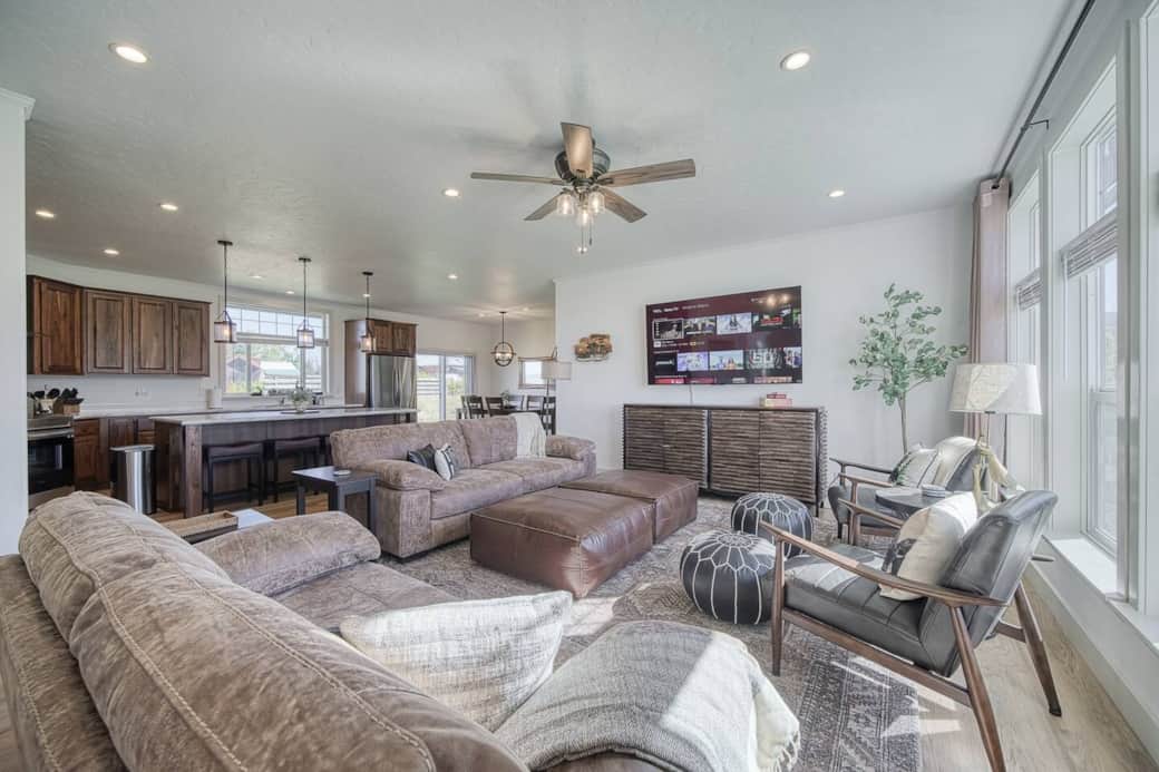 Relax watching on 75” Roku TV or take a nap on the cozy couch in this large living room. We hope you will love staying in "Loxy"! This clean, comfortable, and attractive space has lots of room for you! We think it will exceed your expectations! Relax watching on 75” Roku TV or take a nap on the cozy couch in this large living room. We hope you will love staying in "Loxy"! This clean, comfortable, and attractive space has lots of room for you! We think it will exceed your expectations!