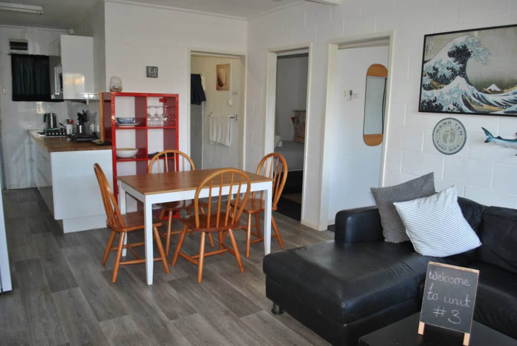 Dining & Lounge area
