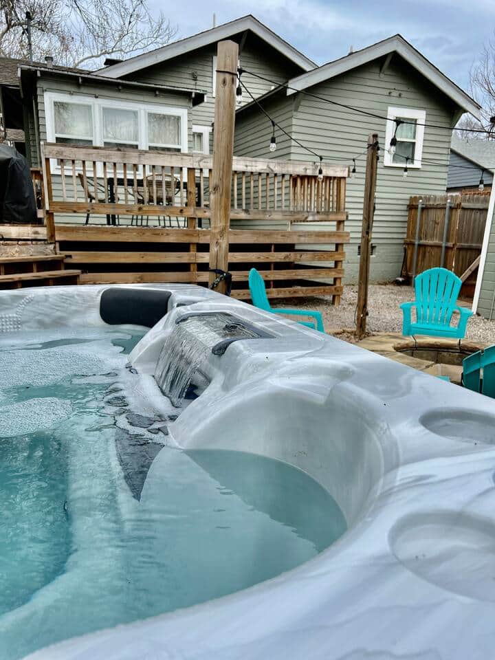 Clean hot tub for you and yours to enjoy!
