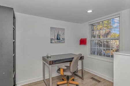 Office with dedicated workstation!