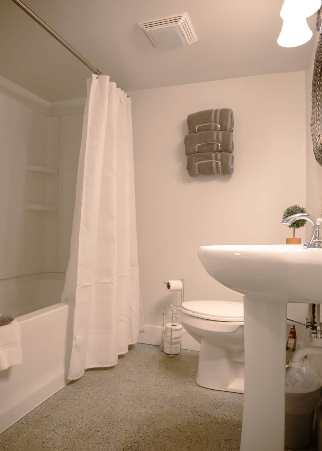 Oahe Basement Bath1