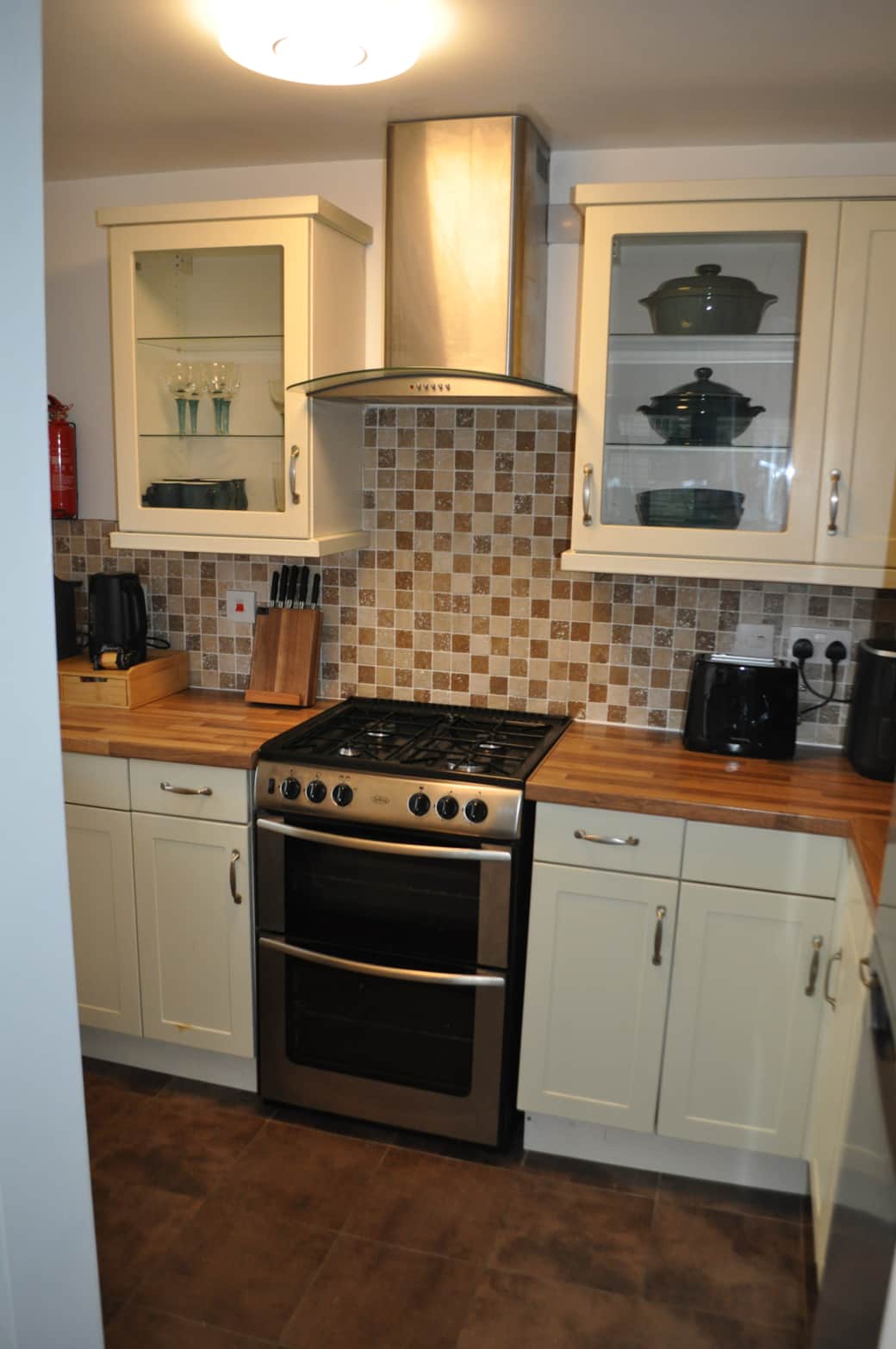 Full kitchen with hob and oven