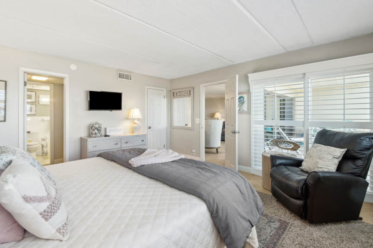440 Oceanfront Master Bedroom 3