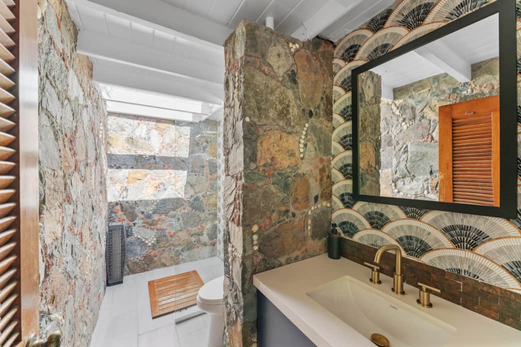 villa-kia-orana-luxury-bathroom-outdoorshower--st-john.jpg