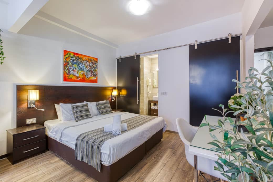 Bedroom / Studio bed