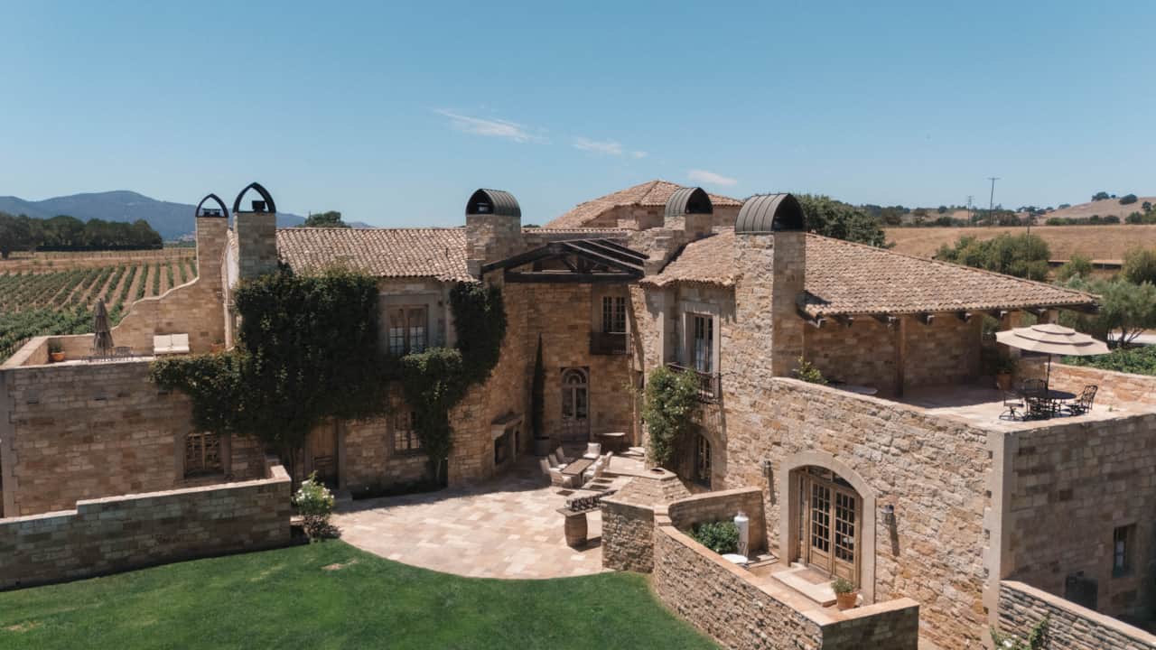 Central Courtyard + Grand Lawn