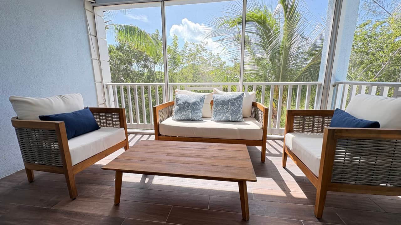 8 Sig 1 Balcony
