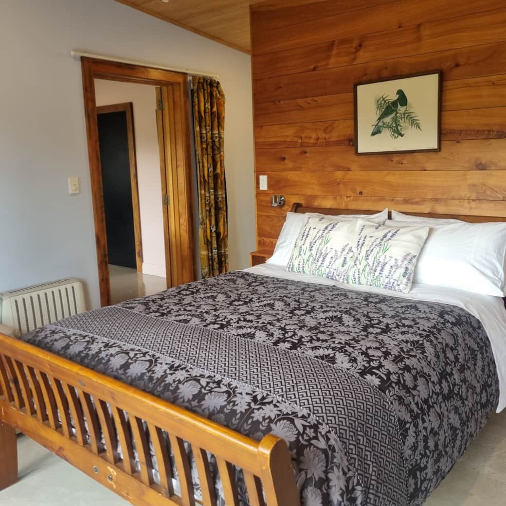 Bedroom 1 Pic 2
